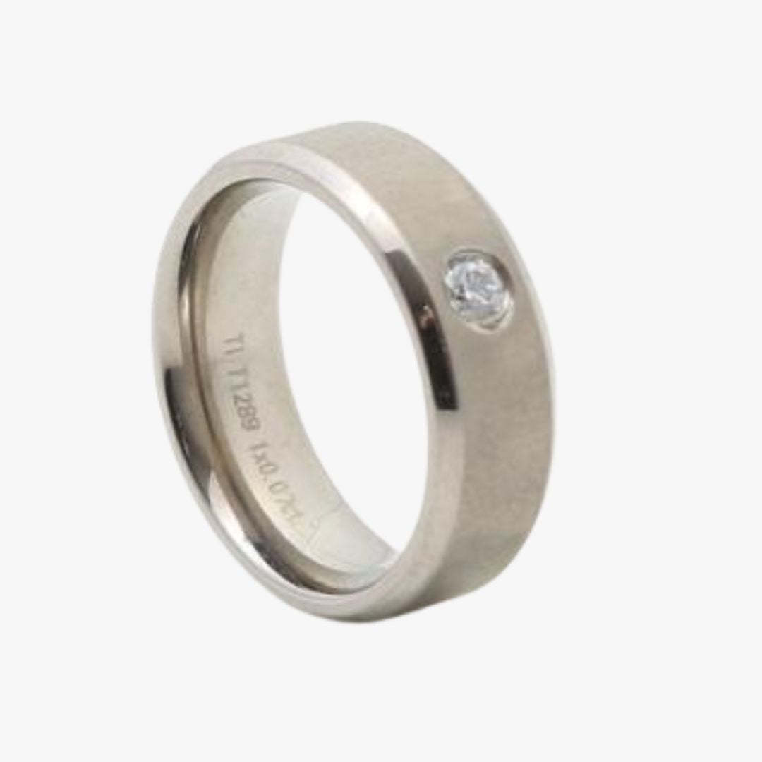 T1289W - Titaniumsring med diamanter