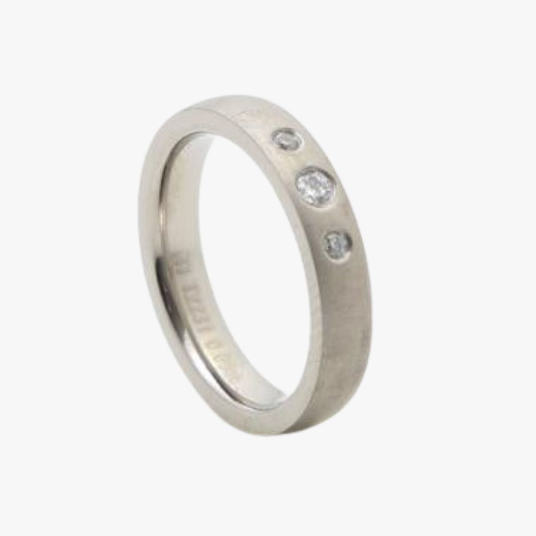 T2231W - Titaniumsring med diamanter